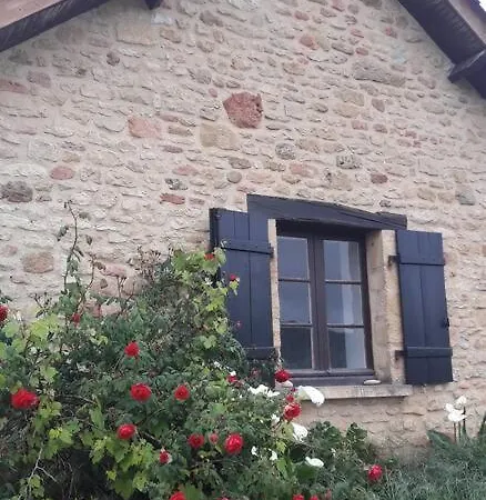 فيلة Perigord Noir Charming Pura Vida *